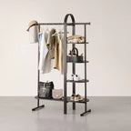 Porte-vêtements Umbra Bellwood noir : cadre en eucalyptus, tringle et étagère fixes, hauteur de 167 cm, capacité de 55 kg, outils de montage inclus