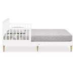 Lit pour enfant Delta Children Jordan - Blanc Bianca : Lit de taille standard, cadre en pin, style décoratif moderne