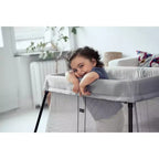 BABYBJÖRN Lit de voyage Light - Argent clair : Sac de transport, cadre en acier, se plie pour un transport facile