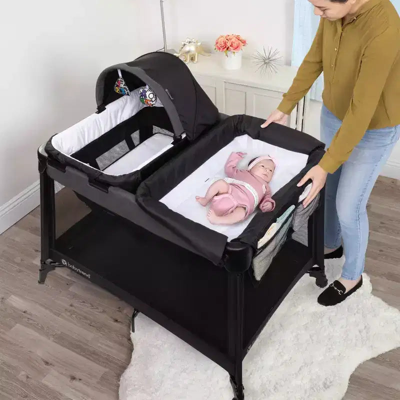 Centre de puériculture et parc de voyage Baby Trend Willow - Cosmic Black