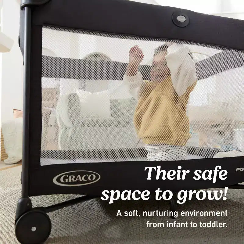 Parc pliant de voyage On the Go Zip DLX de Graco - Parker Gray