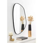 Miroir mural décoratif Ponder 22"x30" noir - Kate & Laurel All Things Decor : Asymétrique, bord biseauté, fixation murale