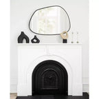 Miroir mural décoratif Ponder 22"x30" noir - Kate & Laurel All Things Decor : Asymétrique, bord biseauté, fixation murale