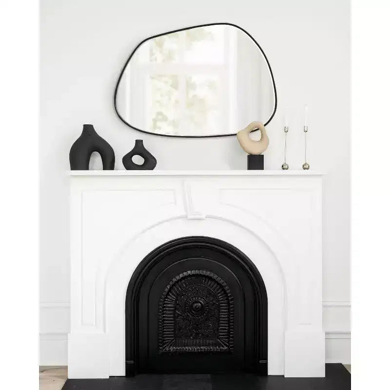 Miroir mural décoratif Ponder 22"x30" noir - Kate & Laurel All Things Decor : Asymétrique, bord biseauté, fixation murale
