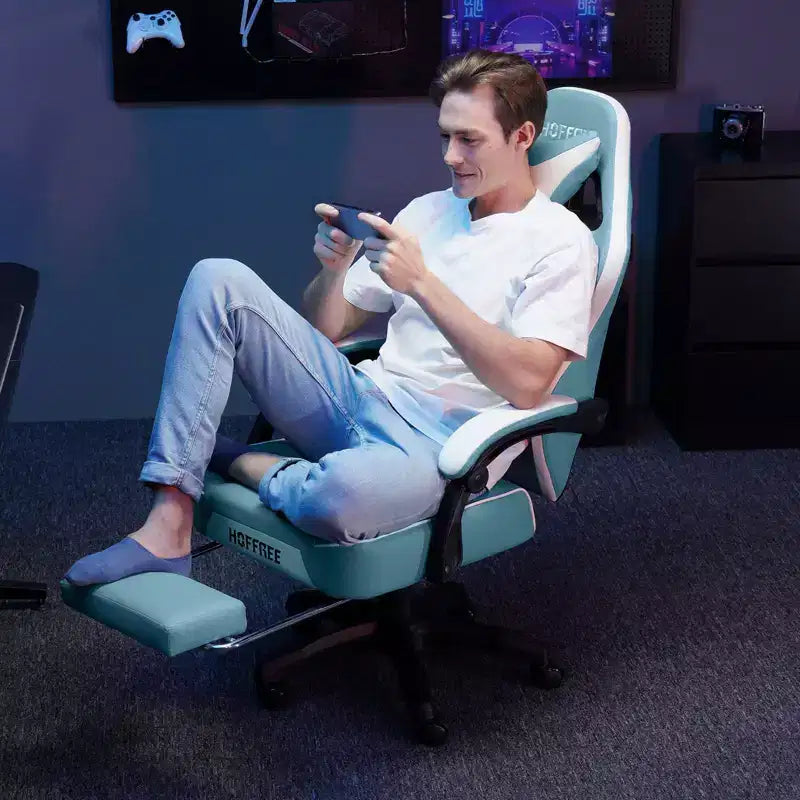 Fauteuil de bureau gaming en cuir Hoffree avec massage, ergonomique, et haut-parleur Bluetooth et repose-pieds