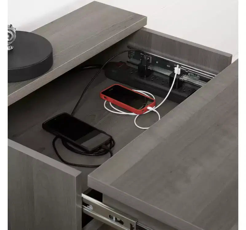Table de chevet HomeStock avec station de recharge et tiroirs, érable gris Versa