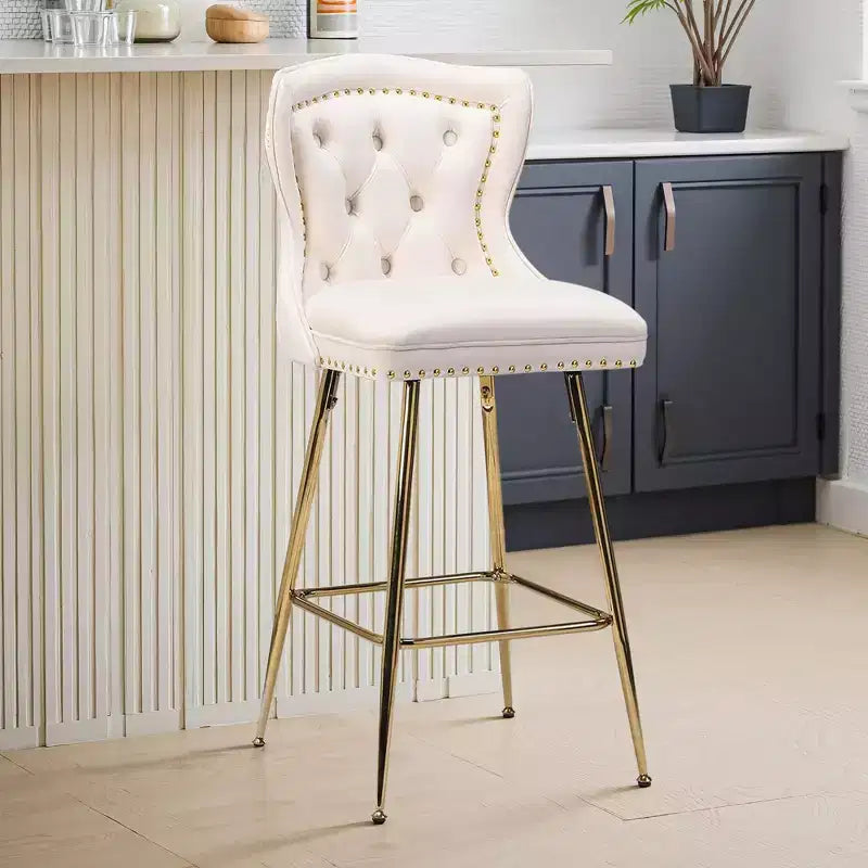 MAYEERTY Tabourets de bar en velours beige, lot de 2, avec dossier capitonné et pieds en métal pour îlot de cuisine et bar