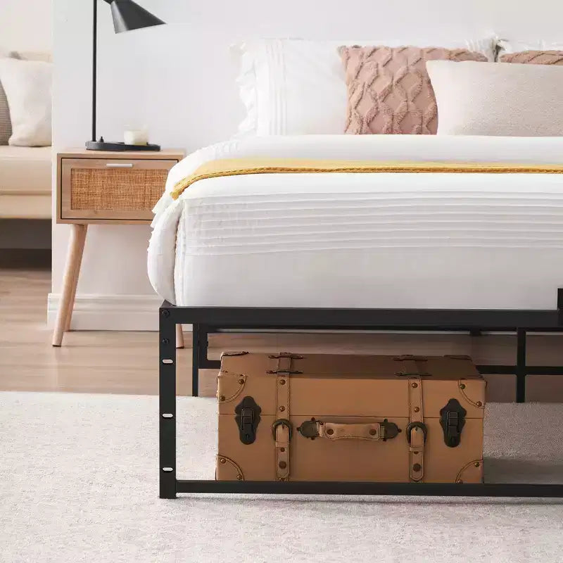 Cadre de lit plateforme en métal, lit double robuste avec lattes de support solides, sommier tapissier non requis, rangement sous le lit