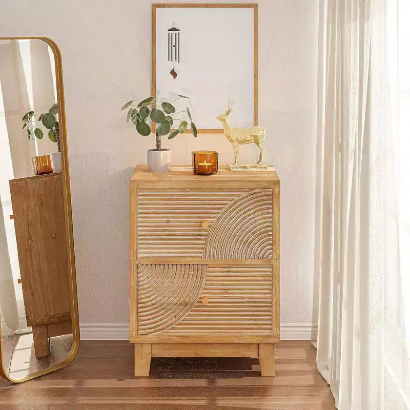 Table de chevet COZAYH de style ferme à 2 tiroirs avec motif en anneau en bois artisanal, table de chevet bohème de style Mid-Century pour chambres à coucher, bois naturel