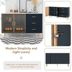 Buffet moderne en MDF avec plateau en marbre autocollant, portes en verre trempé ambre-jaune, pieds et poignées en métal doré, bleu marine