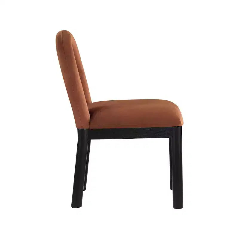 Meridian Furniture, Chaise de salle à manger en velours Conrad