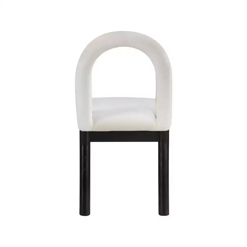 Meridian Furniture, Chaise de salle à manger en velours Conrad