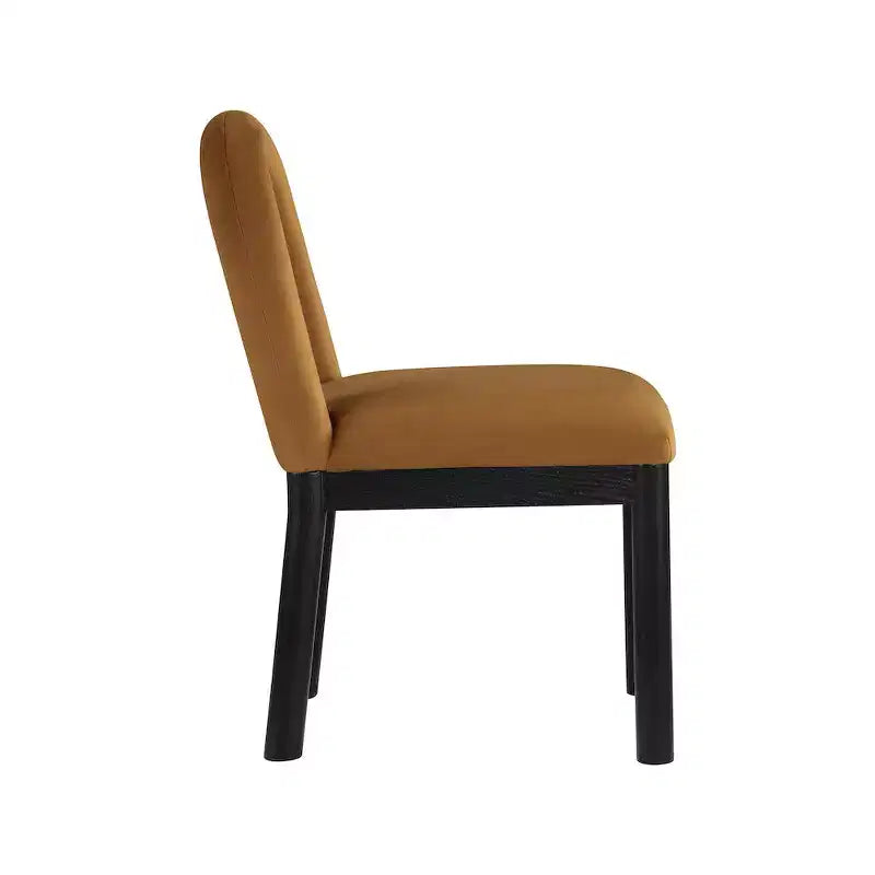 Meridian Furniture, Chaise de salle à manger en velours Conrad