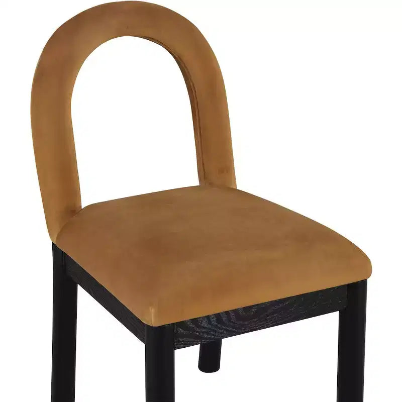 Meridian Furniture, Chaise de salle à manger en velours Conrad