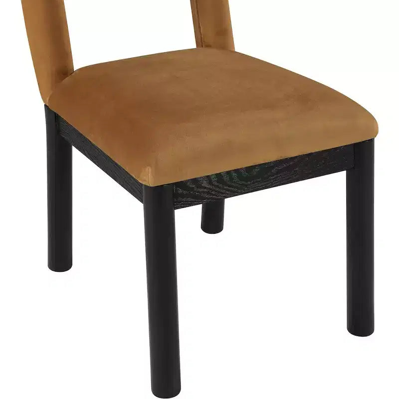 Meridian Furniture, Chaise de salle à manger en velours Conrad