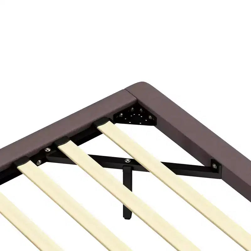 Lit plateforme flottant grand format Whisen avec lumières LED, cuir PU, construction robuste et attrait moderne