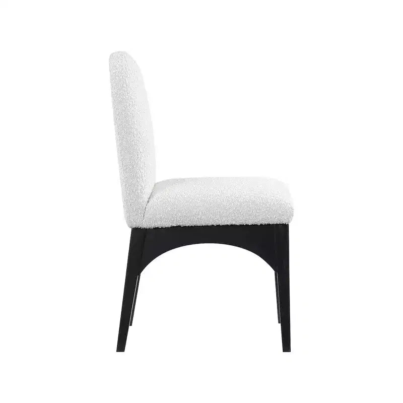 Meridian Furniture, Chaise de salle à manger Waldorf en tissu bouclé