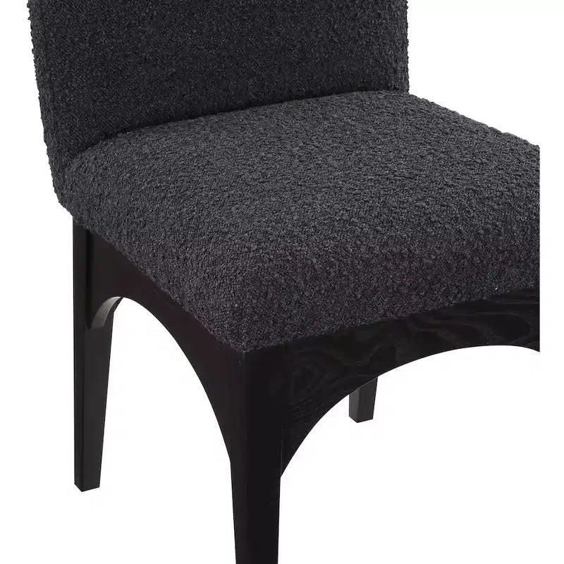 Meridian Furniture, Chaise de salle à manger Waldorf en tissu bouclé