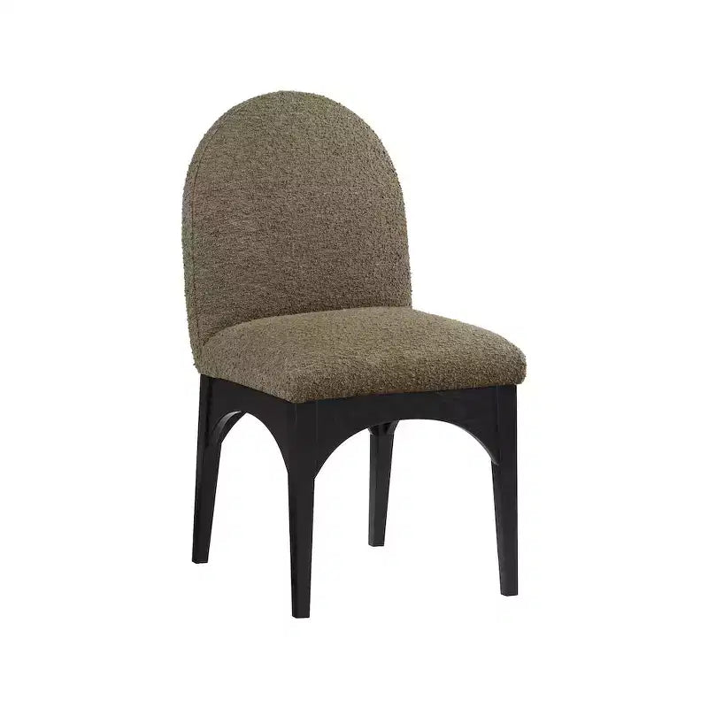 Meridian Furniture, Chaise de salle à manger Waldorf en tissu bouclé