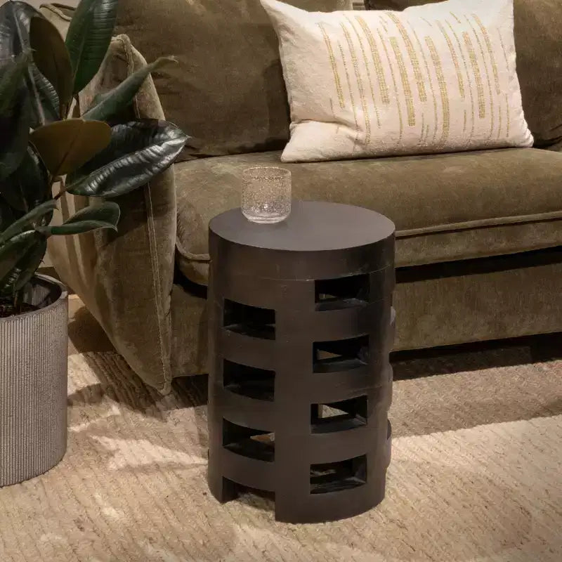 Tabouret rond en bois de mindi Storied Home avec surface texturée, noir