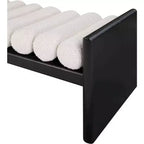 Meridian Furniture, Banc Waverly en tissu bouclé