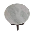 Table d'appoint moderne en bois, marbre et fer, avec base sculpturale ajourée et design géométrique contemporain pour un style raffiné dans les intérieurs.