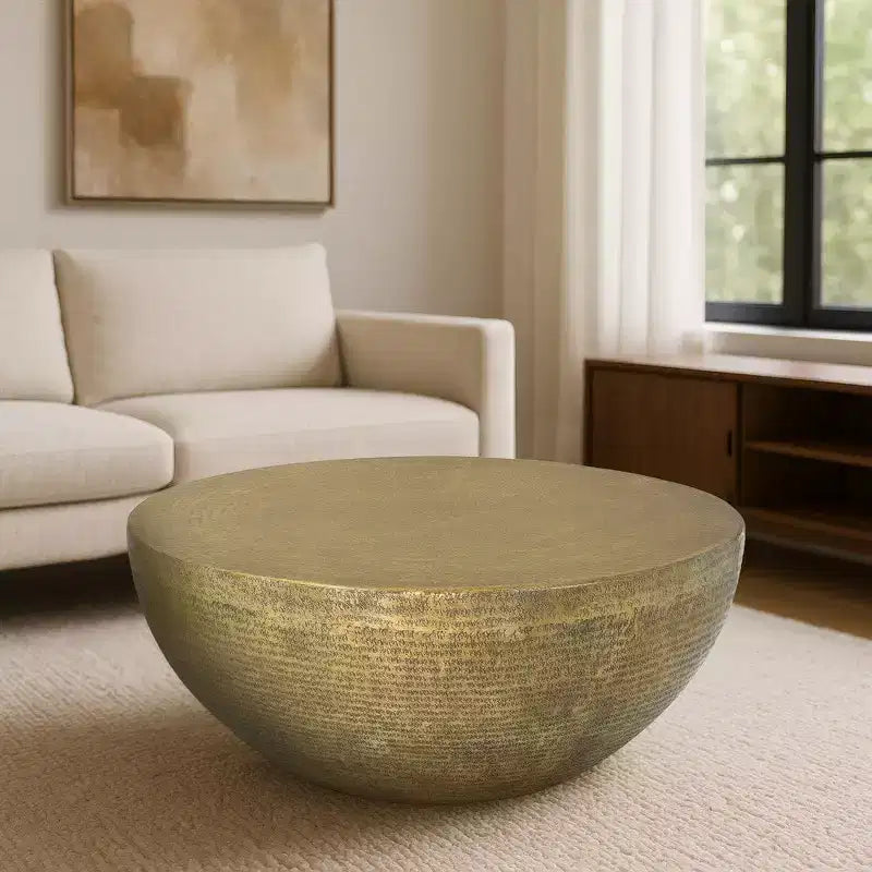 Table basse Royal Hampton | Socle rond de 36 pouces avec texture gravée à la main