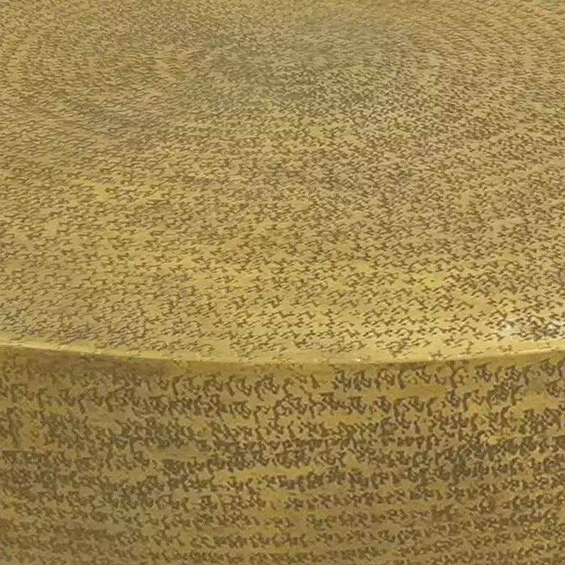 Table basse Royal Hampton | Socle rond de 36 pouces avec texture gravée à la main