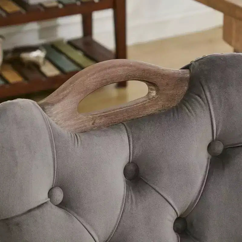 Lot de 2 chaises de salle à manger Zeus & Ruta en velours vintage avec bordure touffetée faite à la main, poignées en bois massif et clous décoratifs en cuivre