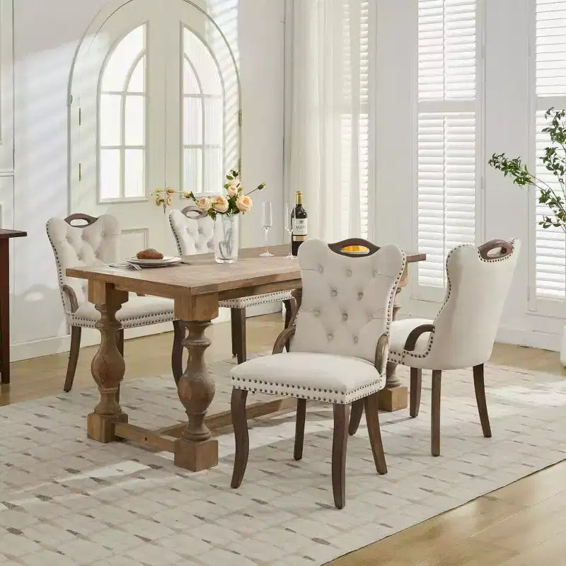 Lot de 2 chaises de salle à manger Zeus & Ruta en velours vintage avec bordure touffetée faite à la main, poignées en bois massif et clous décoratifs en cuivre