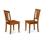 Ensemble table de salle à manger HomeStock Belmont avec rallonge intégrée et 8 chaises Parsons