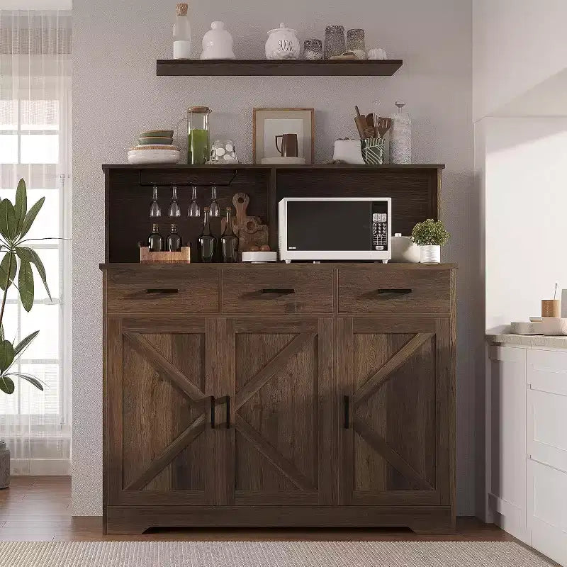 Buffet de salle à manger 59" style ferme avec portes de grange, 3 tiroirs et étagères, support pour micro-ondes, rangement moderne pour cuisine ou salle à manger