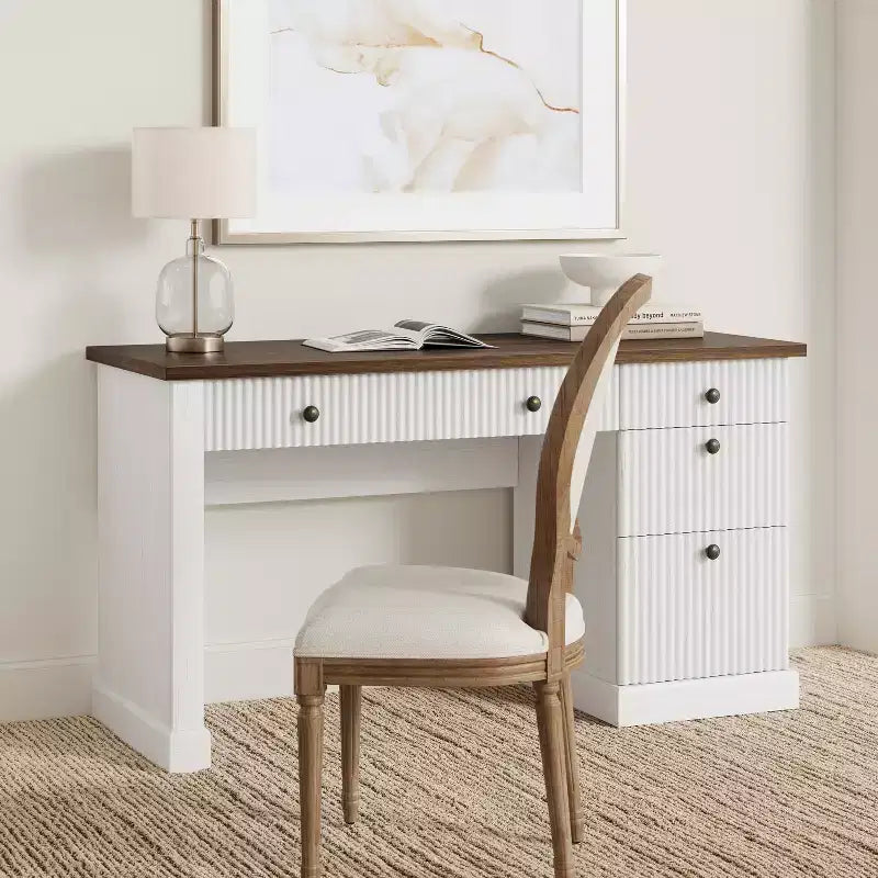 Garvee Fluted Home Office Desk Storage, Bureau de direction moderne 54 pouces avec station de charge, Bureau d'ordinateur en bois avec tiroirs classeurs pour l'étude