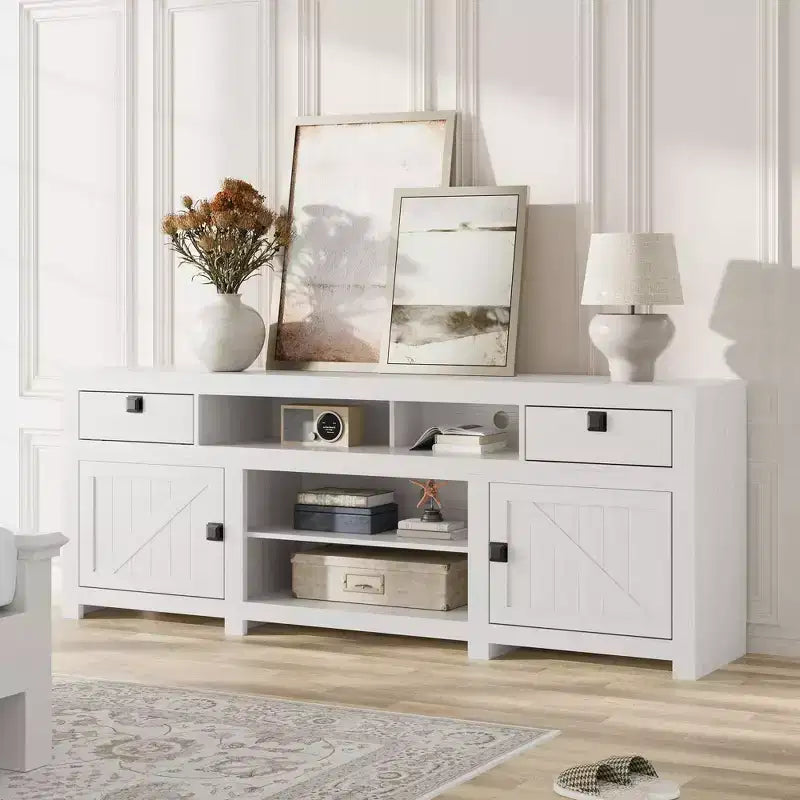 Meuble TV de ferme pour téléviseurs de 75/80 pouces, meuble de divertissement long de 70 pouces avec 4 tiroirs de rangement et 3 étagères ouvertes, consoles TV blanches