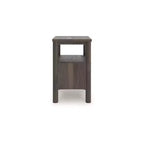 Table de chevet à un tiroir Ashly Cadmori de Signature Design - Fini noyer brun riche, recharge USB-A et USB-C, éclairage d'ambiance, accents cannelés