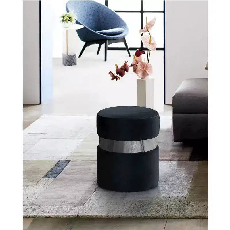 Meridian Furniture, Pouf/Tabouret en velours Hailey