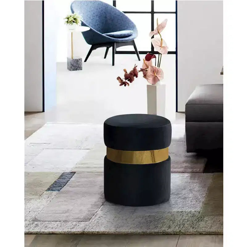 Meridian Furniture, Pouf/Tabouret en velours Hailey