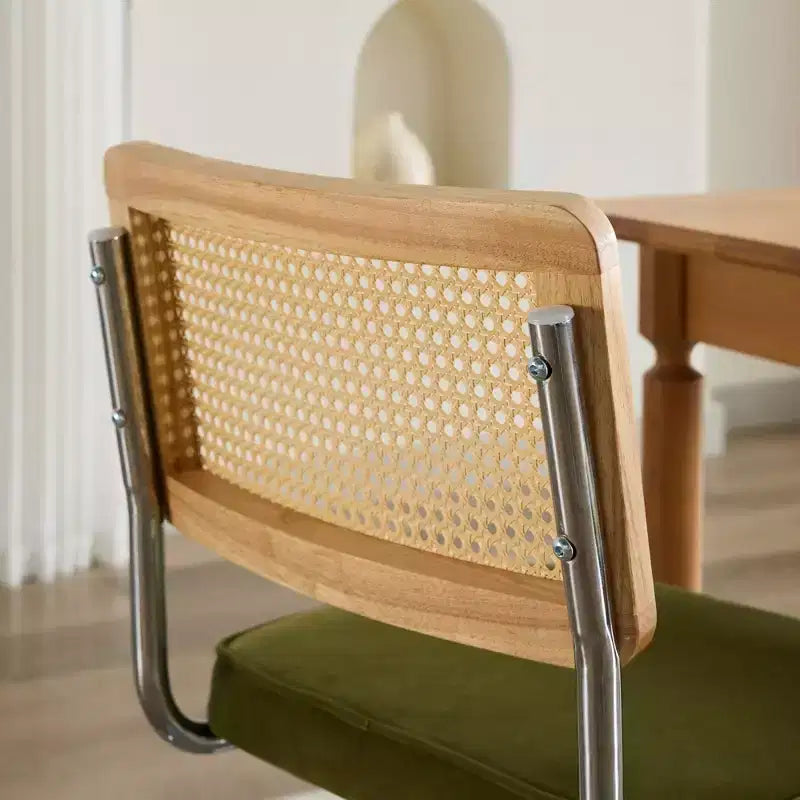 Lot de 2 chaises de salle à manger modernes du milieu du siècle, vert olive, chaises d'appoint en velours avec dossier en rotin naturel et piètement en chrome inoxydable