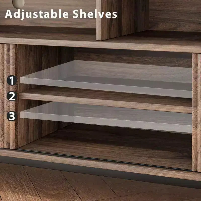 Meuble TV cannelé pour 75 pouces, meuble de divertissement bohème avec portes coulissantes, meuble multimédia en bois avec étagères réglables