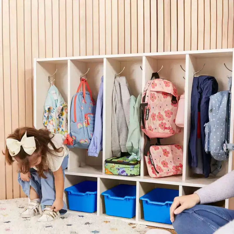 Portemanteau-vestiaire 5 sections avec banc et 5 bacs avant évidés pour tout-petits ECR4Kids Streamline