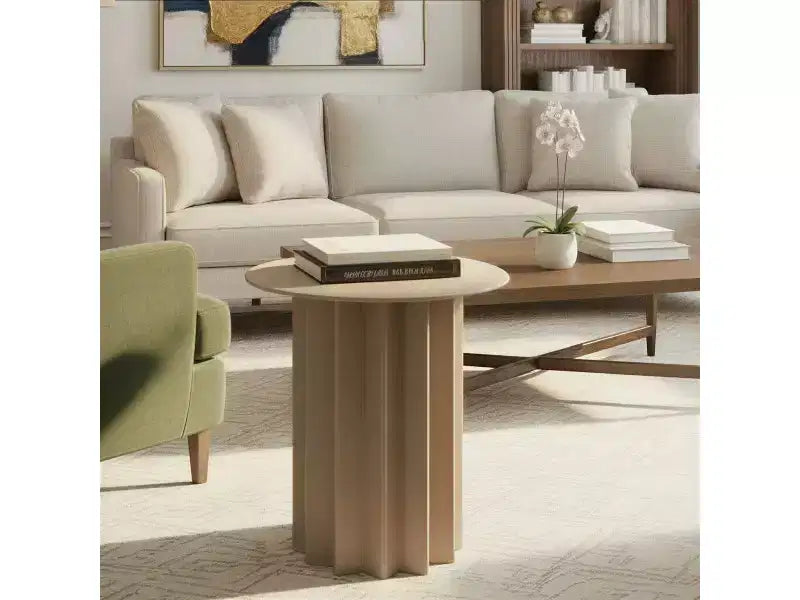 Table d'appoint plissée en métal Storied Home, Beige