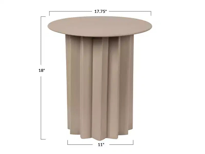 Table d'appoint plissée en métal Storied Home, Beige