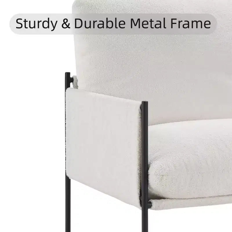 Fauteuil d'appoint blanc avec accoudoirs en bois et coussin amovible
