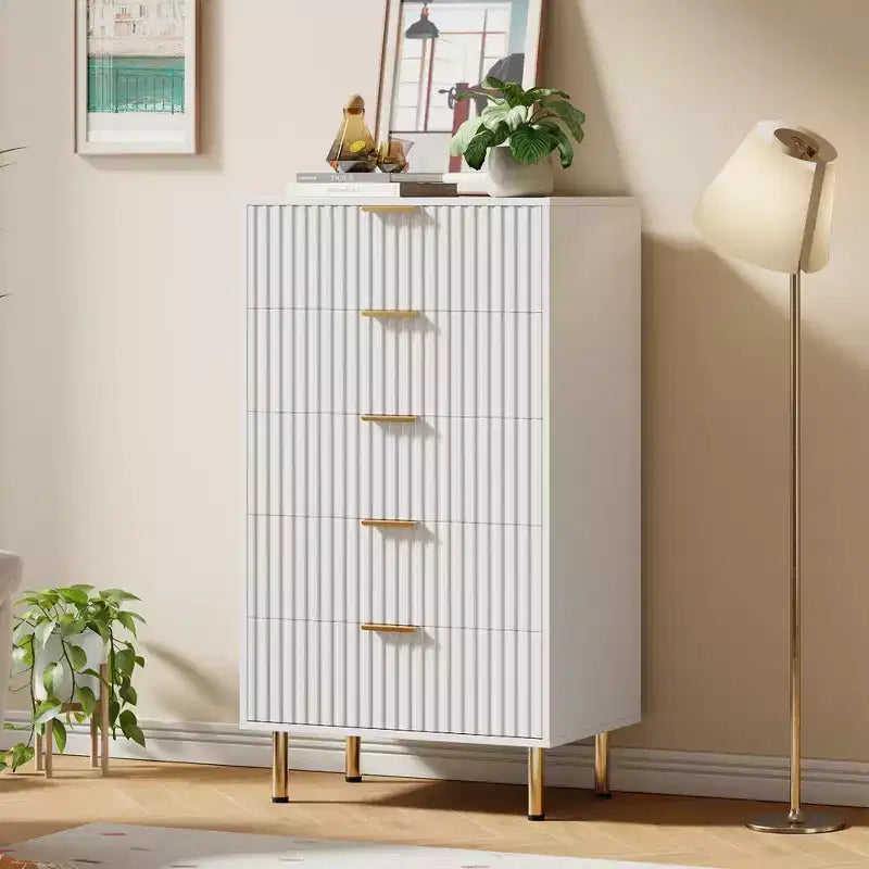 Commode moderne en bois de 122 cm de haut avec 5 tiroirs cannelés profonds et un large plateau pour chambre à coucher, salon, couloir, chambre d'enfant