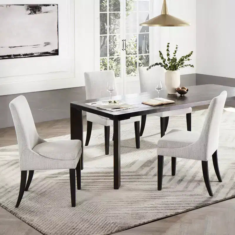 Chaise de salle à manger tapissée Spruce&Spring avec coussin d'assise double épaisseur et pieds en bois