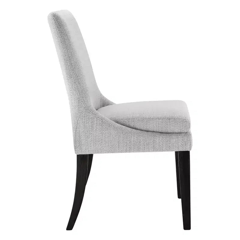 Chaise de salle à manger tapissée Spruce&Spring avec coussin d'assise double épaisseur et pieds en bois