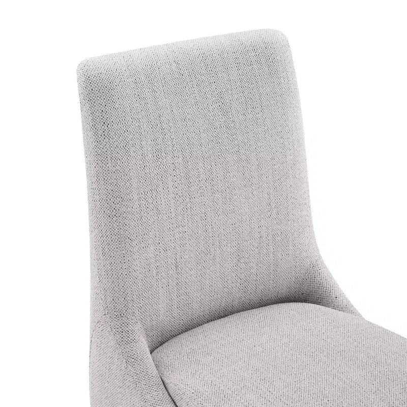 Chaise de salle à manger tapissée Spruce&Spring avec coussin d'assise double épaisseur et pieds en bois