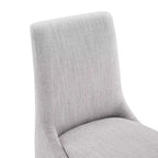 Chaise de salle à manger tapissée Spruce&Spring avec coussin d'assise double épaisseur et pieds en bois