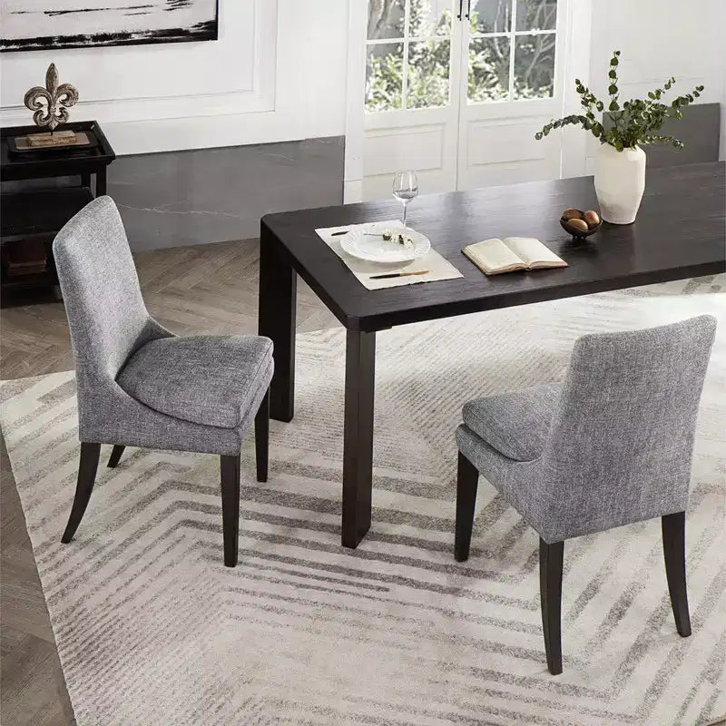 Chaise de salle à manger tapissée Spruce&Spring avec coussin d'assise double épaisseur et pieds en bois