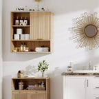 Meuble de salle de bain mural cannelé CuisinSmart avec porte coulissante, armoire à pharmacie avec plateau en faux marbre, étagère réglable et espace de rangement ouvert